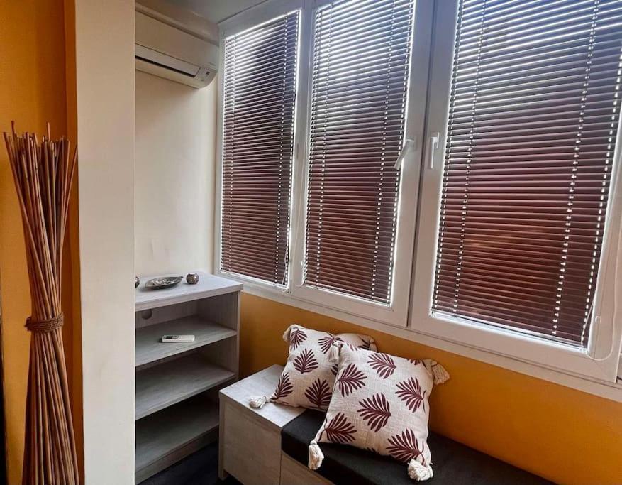 Cozy 2Br Oasis In Central Burgas Exterior photo